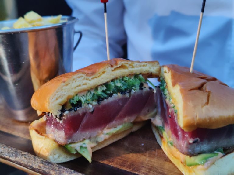 La Tuna Burger, la más original de España Nutriguía (Desde 2002)